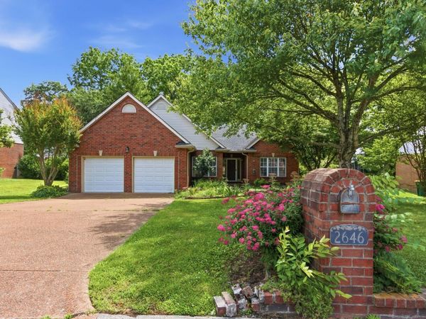 2646 Churchill Dr , Thompsons Station, TN 37179