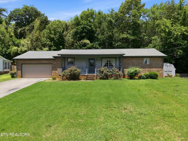 1437 Mount Vista Drive , Knoxville, TN 37920