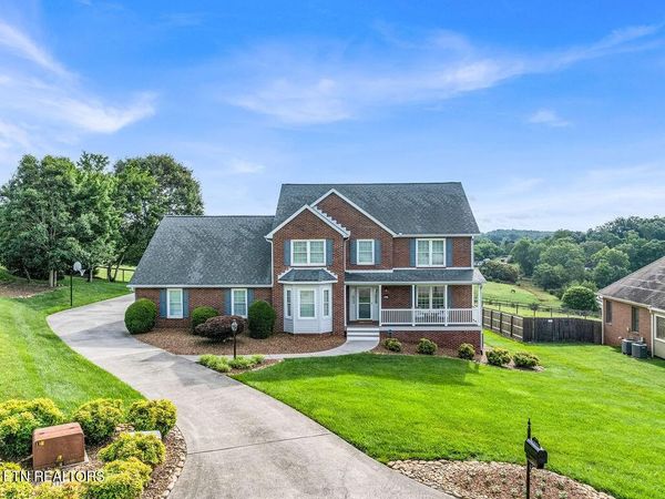 1398 Hirst Circle , Lenoir City, TN 37772