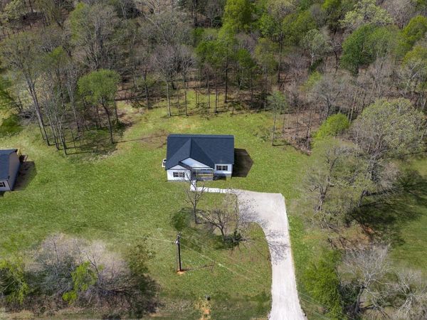 1416 East Piney Road , Dickson, TN 37055