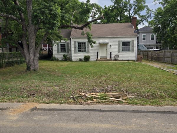 911 Carolyn Ave , Nashville, TN 37216