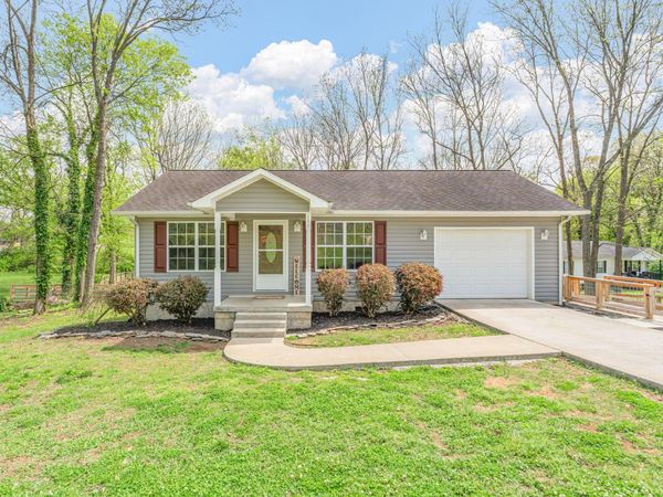 111 Oak Street , Athens, TN 37303
