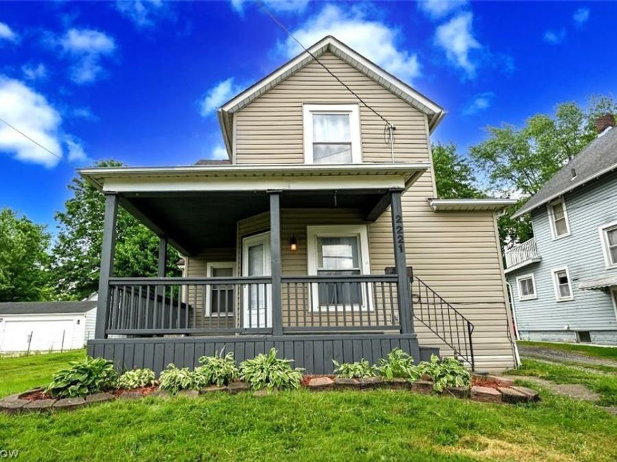 2221 9th Street SW, Akron, OH 44314 Photo 1