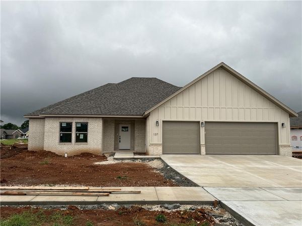 137 N Panther Avenue , Farmington, AR 72730