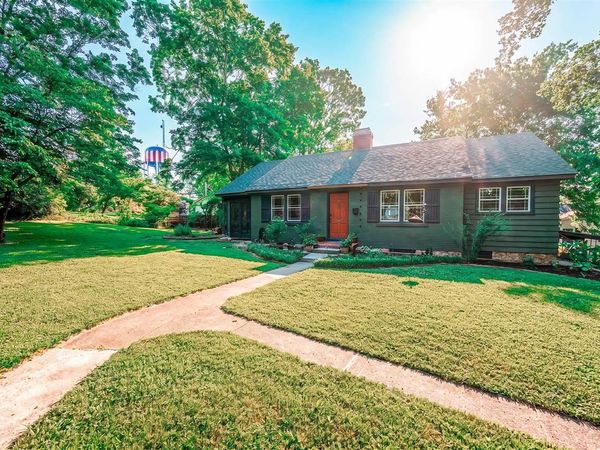 807 Edgewood Street , Bowling Green, KY 42101