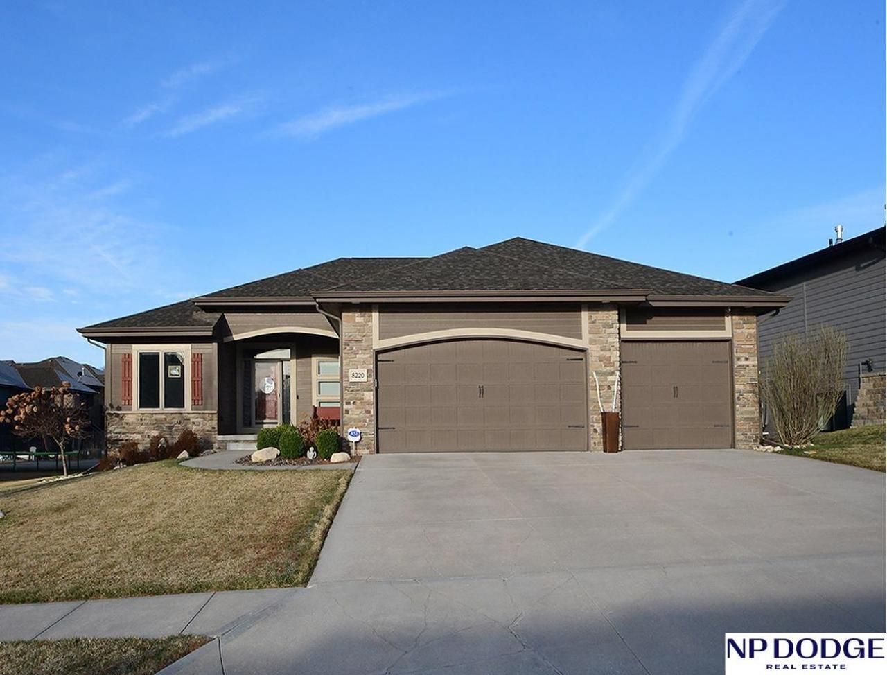 8220 N 123 Street, Omaha, NE 68142