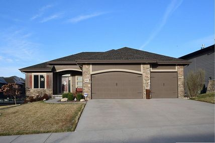 8220 N 123 Street, Omaha, NE 68142