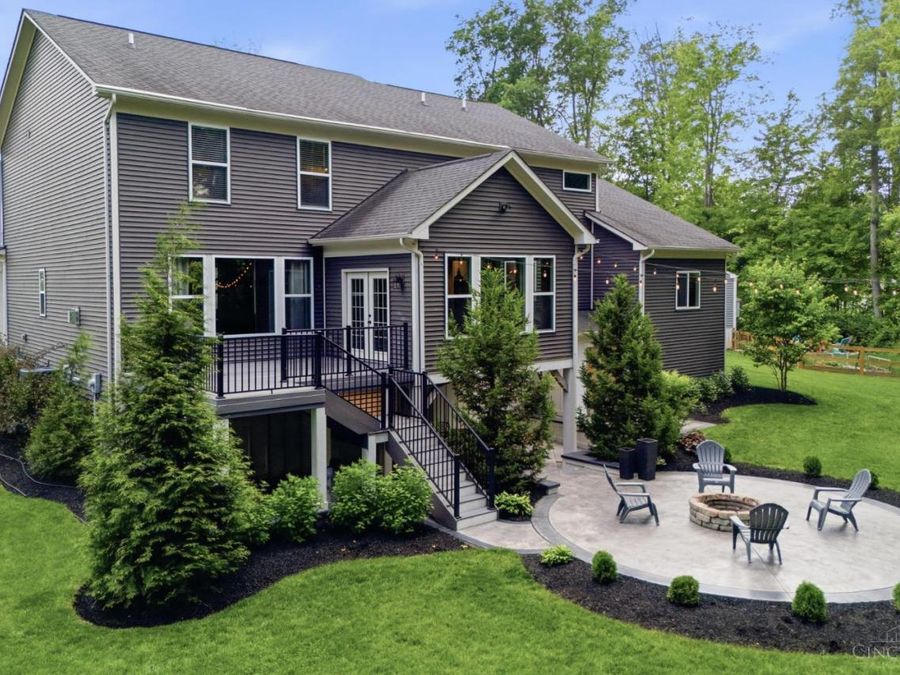 1086 Stableview Circle, Hamilton Township, OH 45039 Photo 2