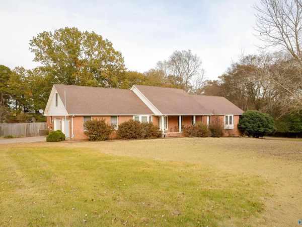 7607 Lakewood Drive, Florence, AL 35634