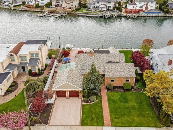 209 W Shore Drive , Massapequa, NY 11758