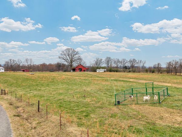 1295 Three Island Rd , Walling, TN 38587