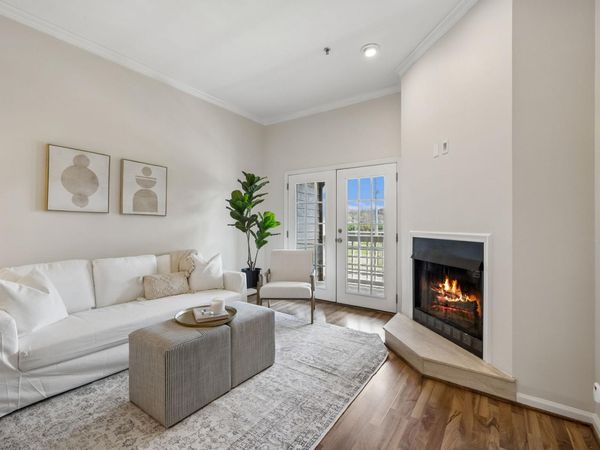 130 W End Pl , Nashville, TN 37205