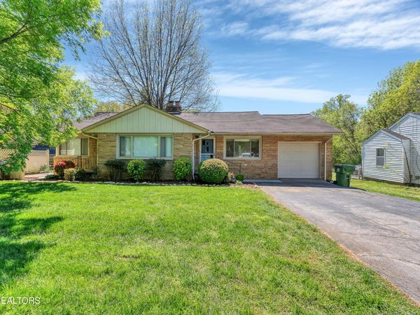 421 Santeetlah St , Maryville, TN 37801
