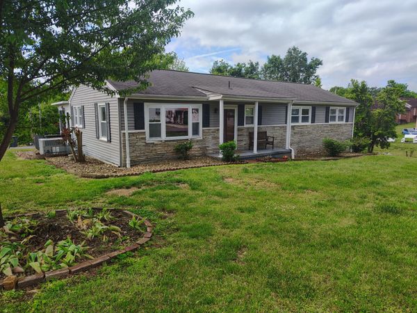 108 Young Ave , Lafayette, TN 37083