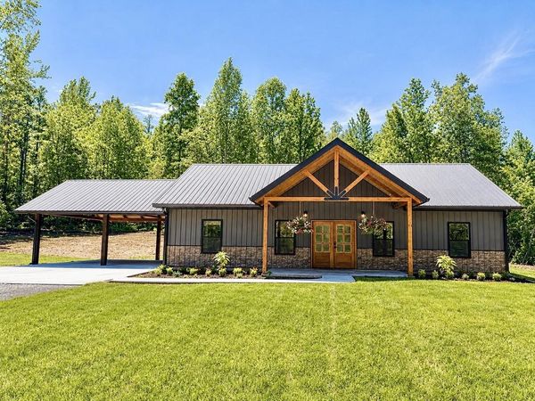 4811 Lick Creek Rd , Linden, TN 37096