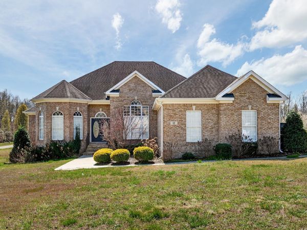 12 Sonoma Dr , Fayetteville, TN 37334