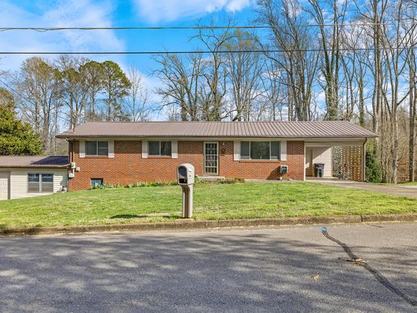 717 James Street , Athens, TN 37303