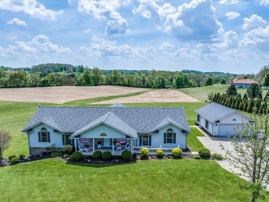 5325 Westfall Road SW, Lancaster, OH 43130 Photo 1