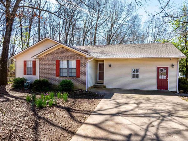 40 Chimney Rd , Batesville, AR 72501