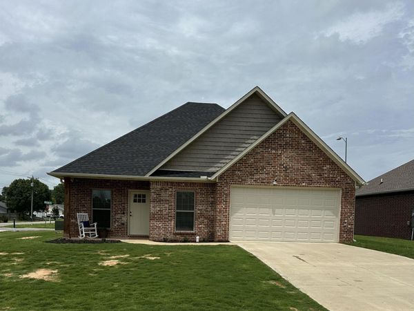 2619 Grand , Paragould, AR 72450