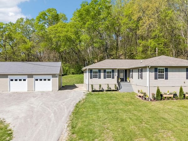 5309 Carters Creek Pike , Thompsons Station, TN 37179