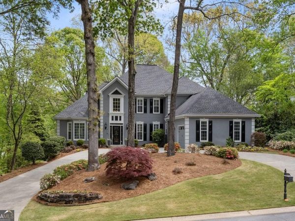 210 Lakeside Drive NW, Kennesaw, GA 30144