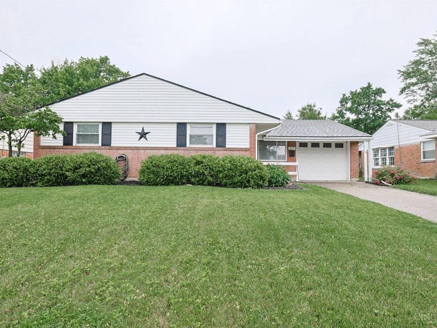 877 Tivoli Lane, Springdale, OH 45246 Photo 1