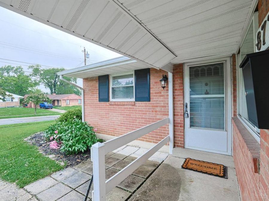 877 Tivoli Lane, Springdale, OH 45246 Photo 3