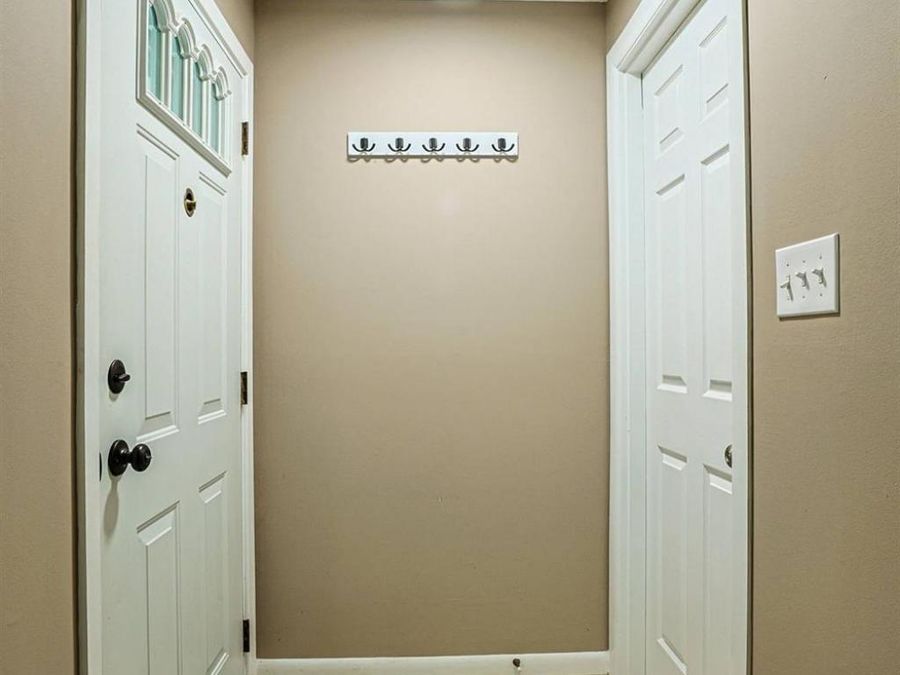 877 Tivoli Lane, Springdale, OH 45246 Photo 5