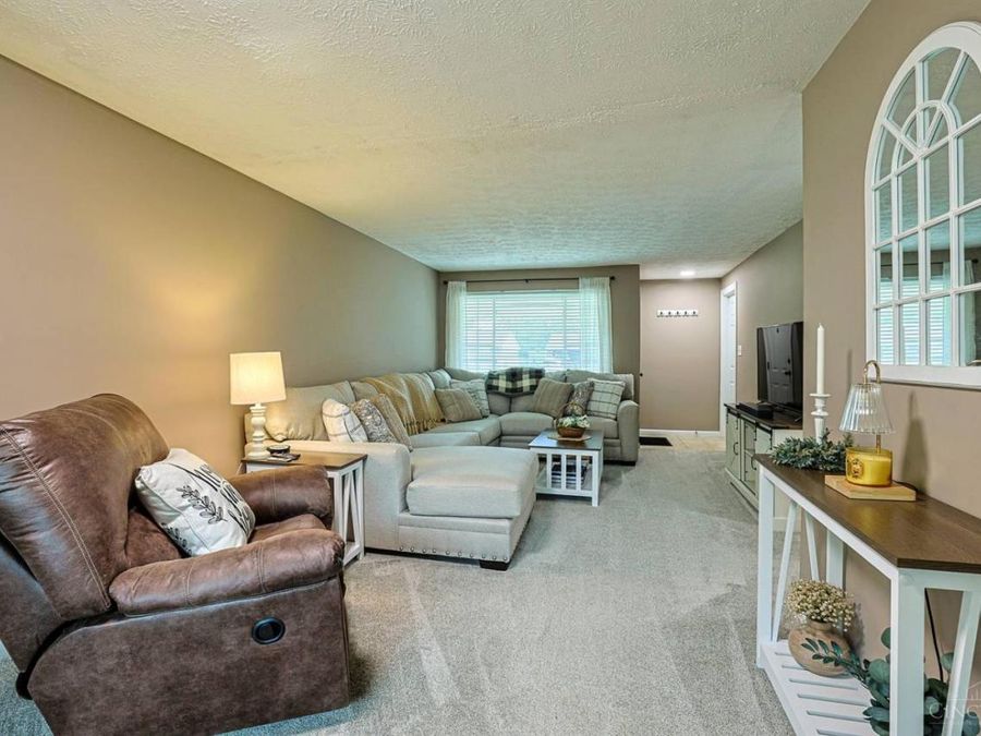 877 Tivoli Lane, Springdale, OH 45246 Photo 7