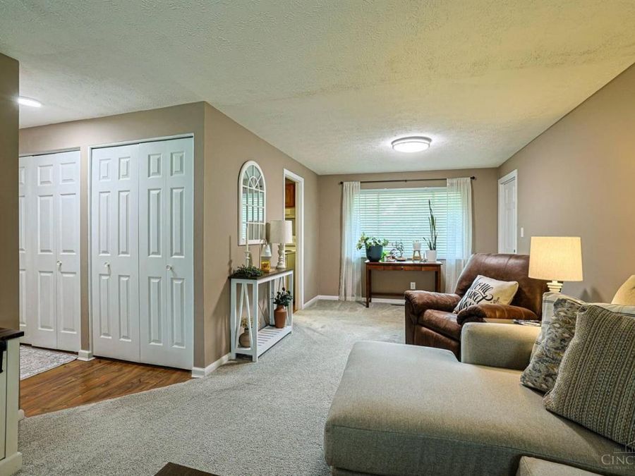 877 Tivoli Lane, Springdale, OH 45246 Photo 8