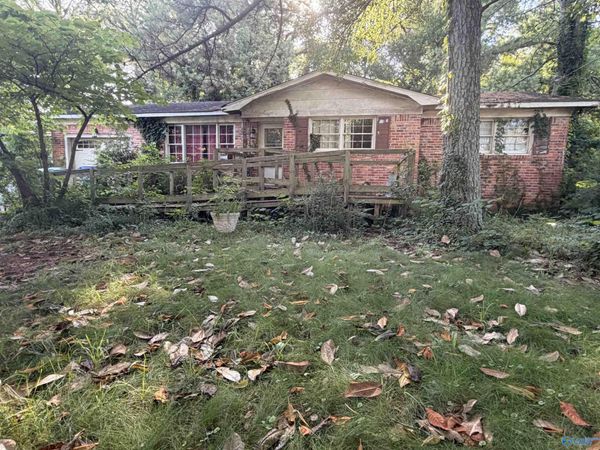 2207 Laverne Drive NW, Huntsville, AL 35801