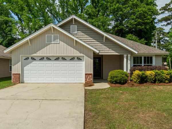 102 N Village Ln., Petal, MS 39465