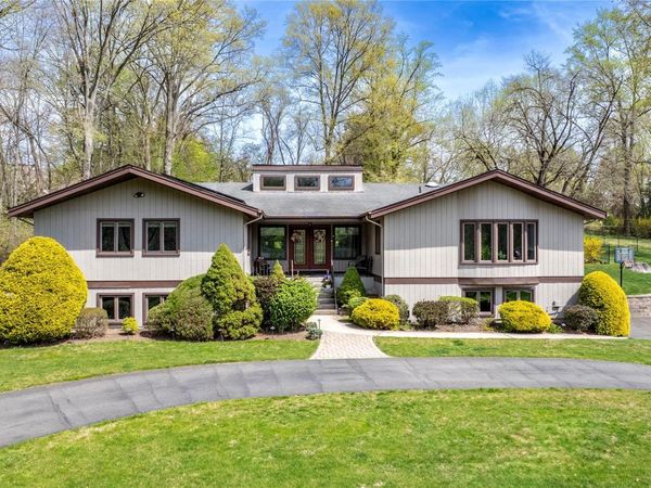 102 Robinhood Lane , West Nyack, NY 10994