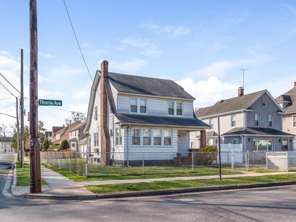 64 Thorne Avenue , Hempstead, NY 11550