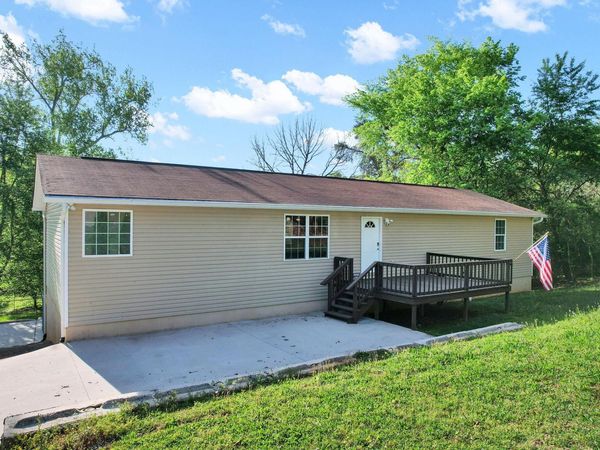 225 Laurel Drive , Spring City, TN 37381