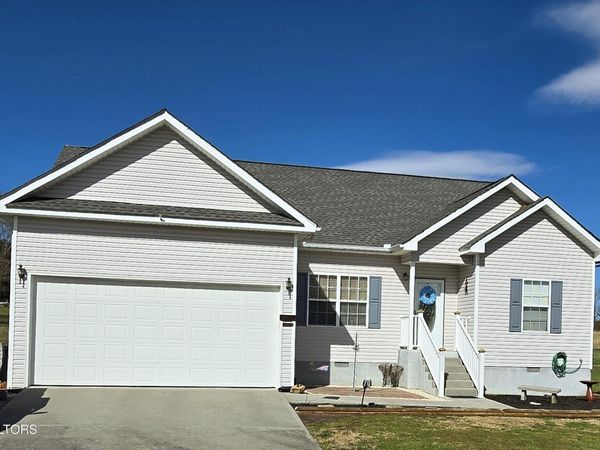 2112 Katie Lane , Dandridge, TN 37725