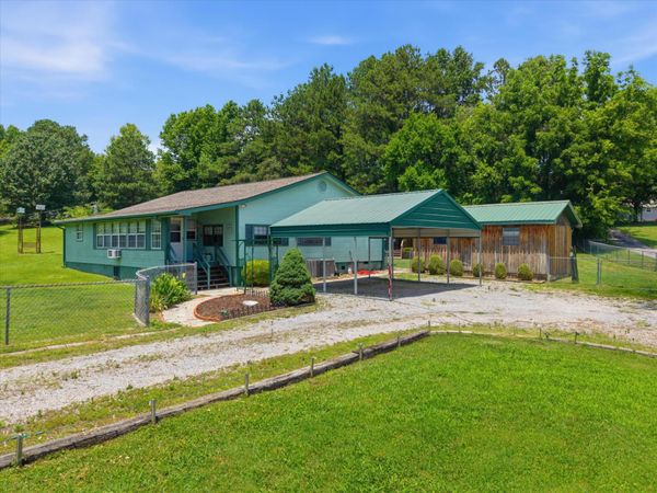 2588 Garretts Chapel Road , Chickamauga, GA 30707