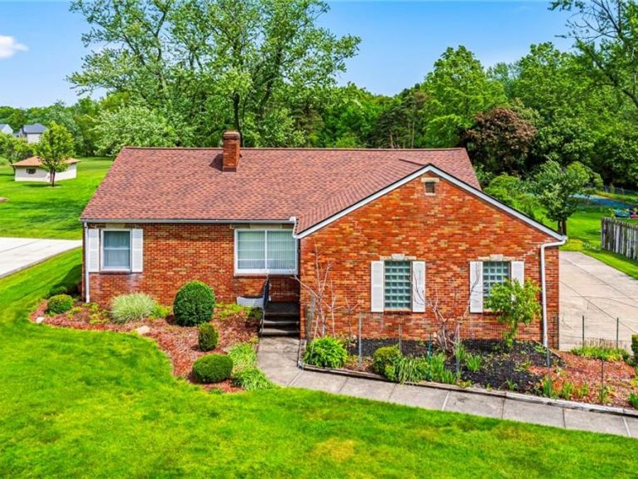 725 Chestnut Road , Seven Hills, OH 44131 Photo 1