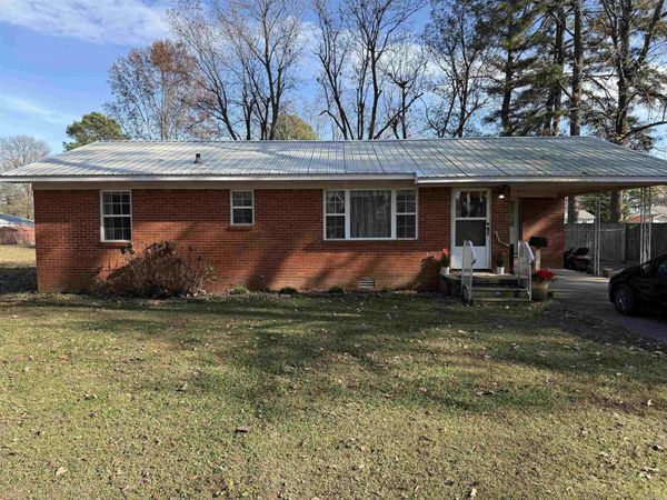 613 S. Clayton St. , Rector, AR 72416