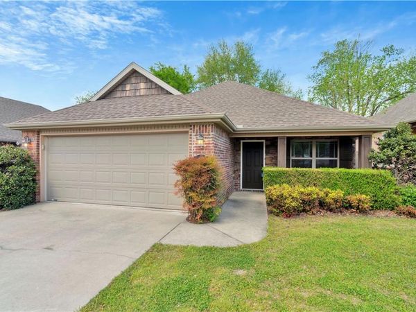 94 E Granada Street , Fayetteville, AR 72703