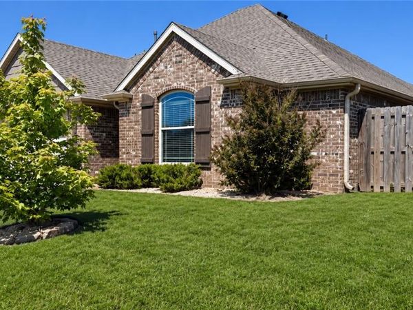 2909 E 4th Street , Rogers, AR 72758
