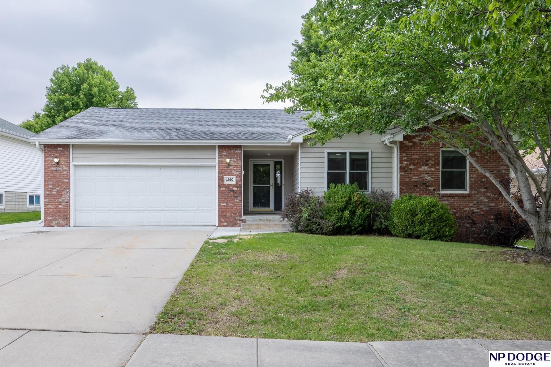 1560 Meadow Lark Road, Lincoln, NE 68521
