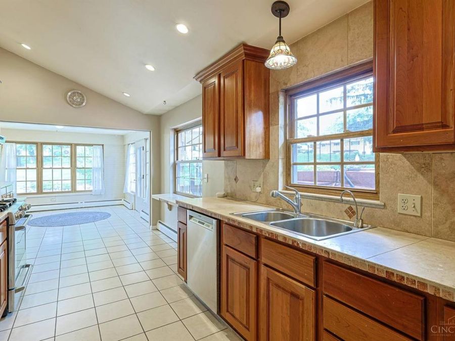 2443 Hunt Road, Reading, OH 45215 Photo 11