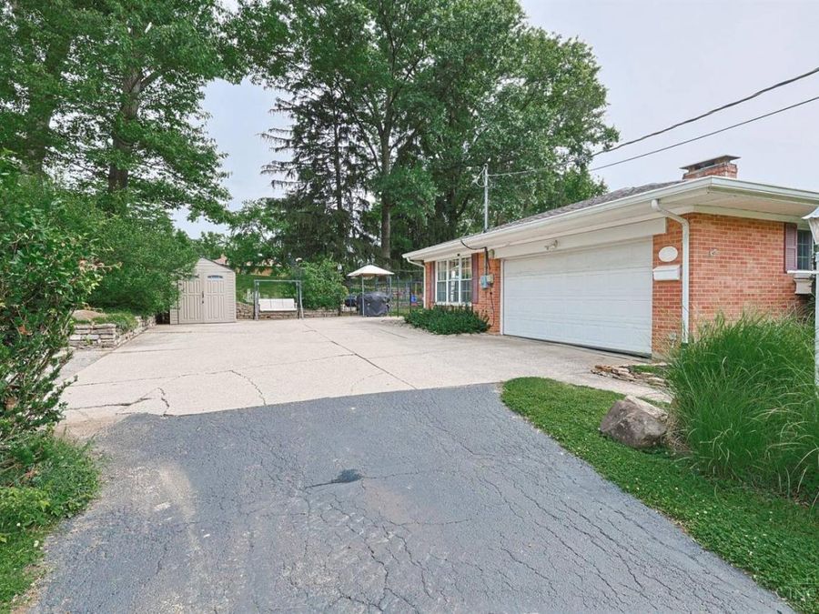 2443 Hunt Road, Reading, OH 45215 Photo 2
