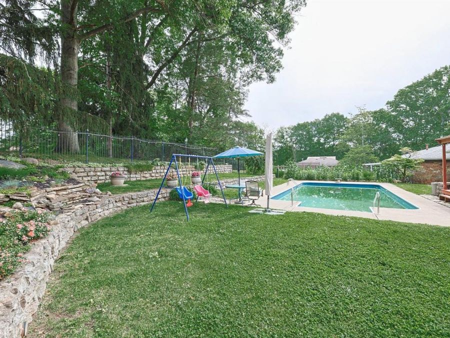 2443 Hunt Road, Reading, OH 45215 Photo 34
