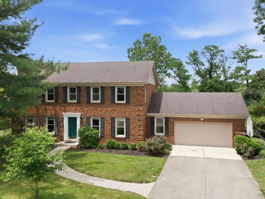 9499 Benchmark Lane, Blue Ash, OH 45242 Photo 1