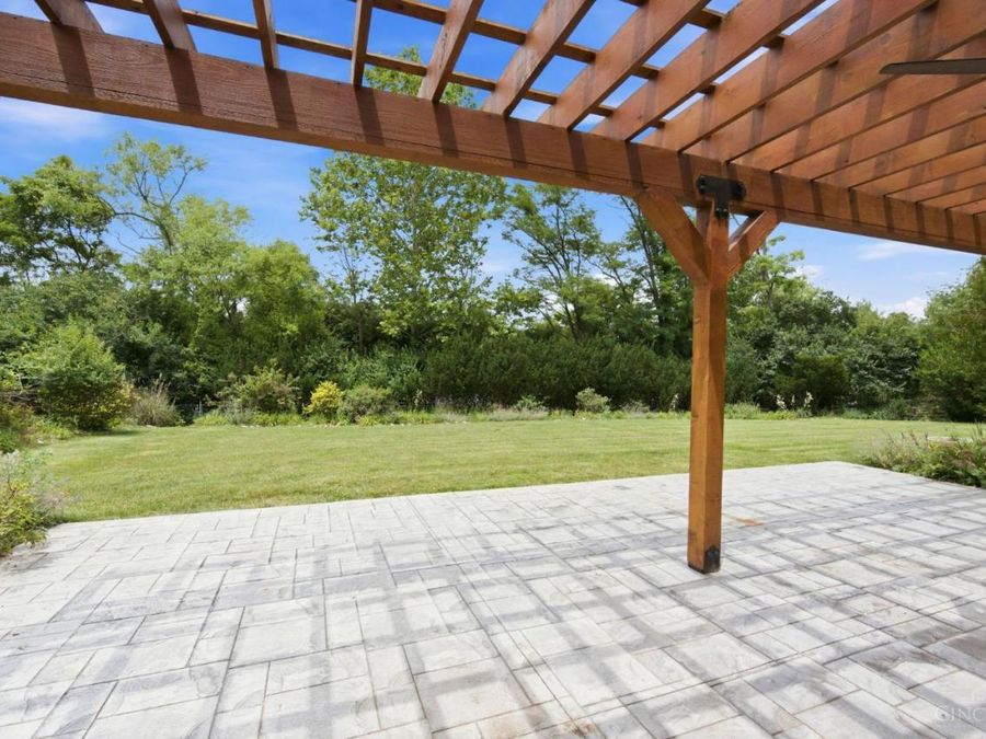 9499 Benchmark Lane, Blue Ash, OH 45242 Photo 11
