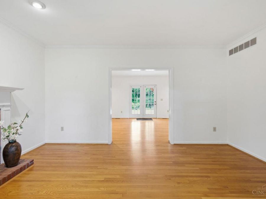9499 Benchmark Lane, Blue Ash, OH 45242 Photo 15