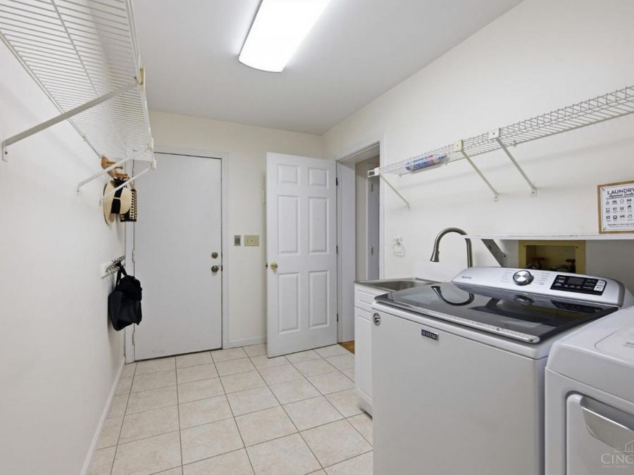 9499 Benchmark Lane, Blue Ash, OH 45242 Photo 36